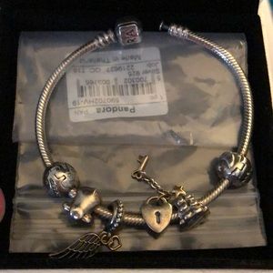 ❌SOLD❌Pandora bracelet with charms